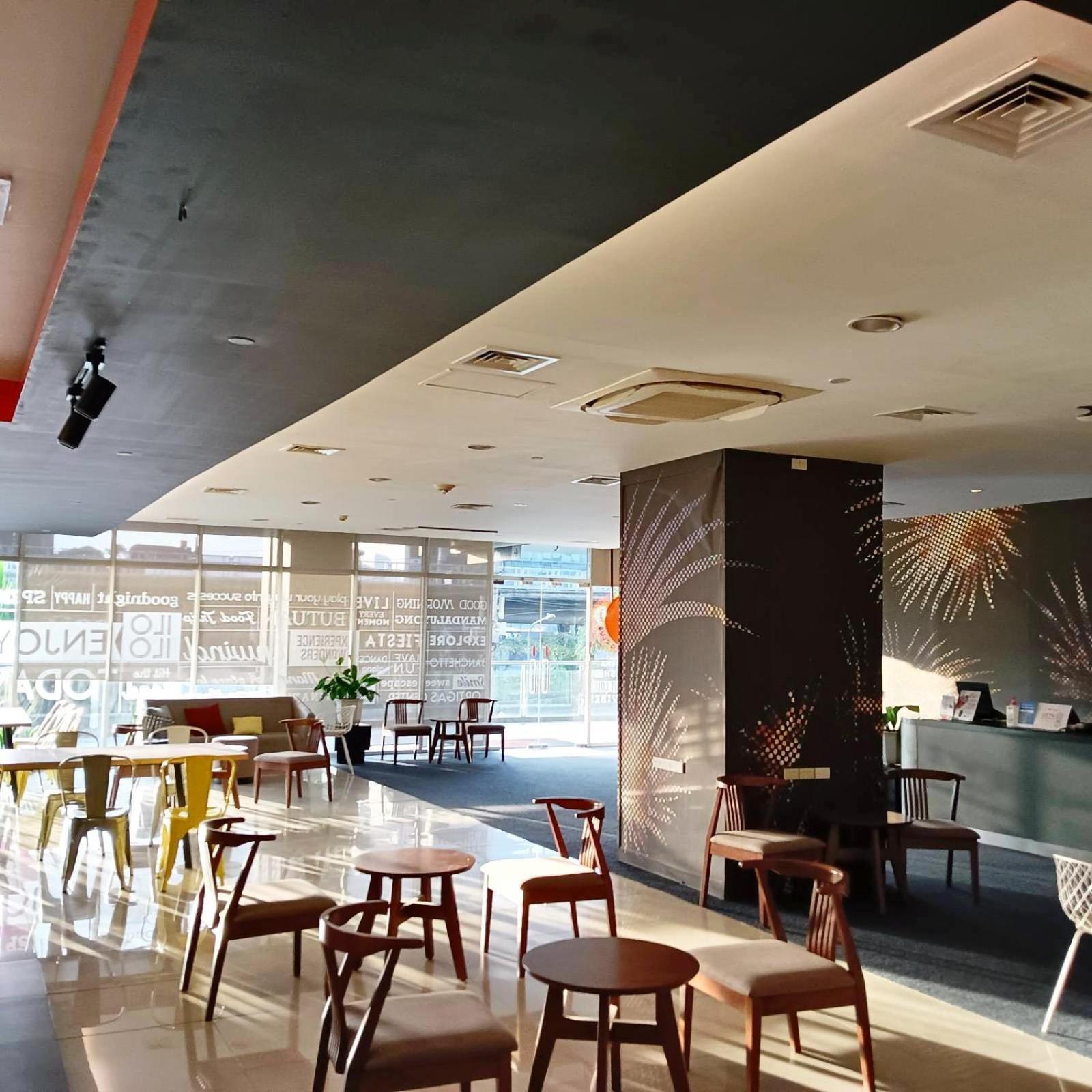 Go Hotels Plus Mandaluyong Esterno foto