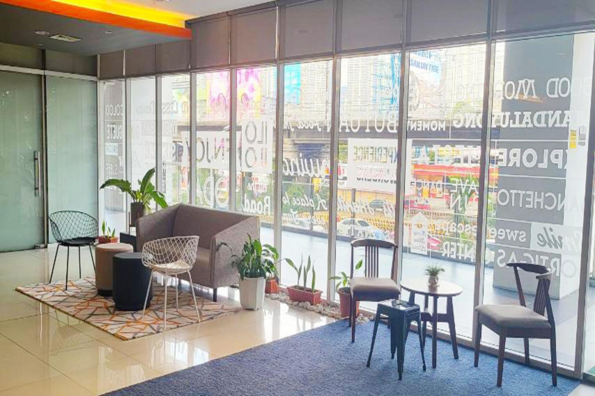 Go Hotels Plus Mandaluyong Esterno foto