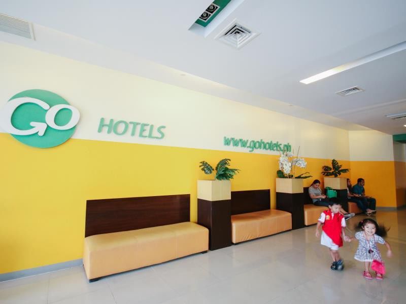 Go Hotels Plus Mandaluyong Esterno foto