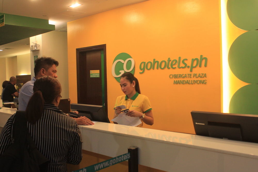 Go Hotels Plus Mandaluyong Esterno foto