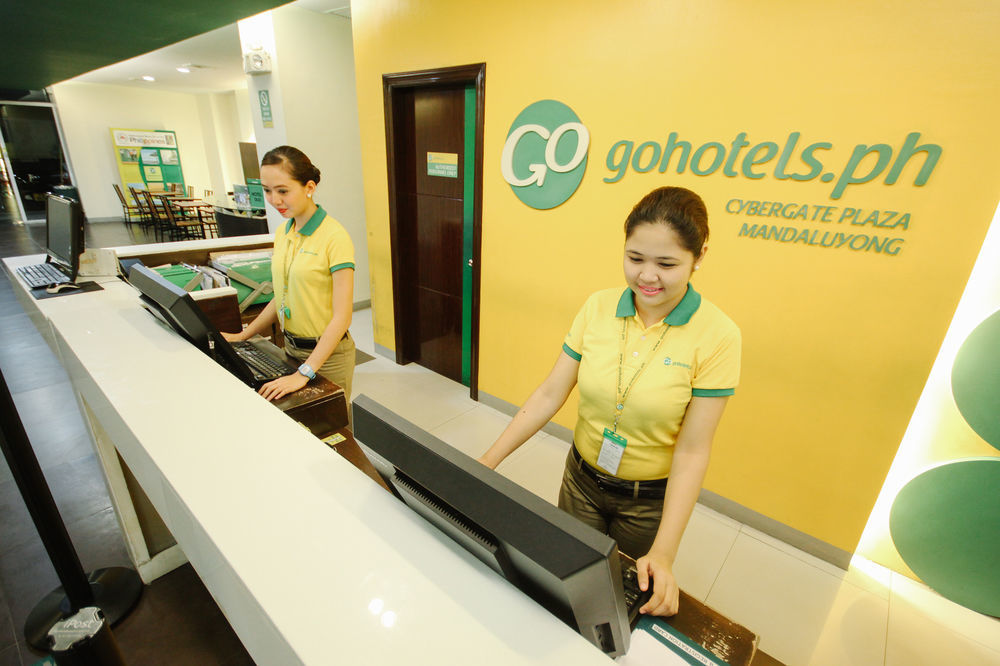 Go Hotels Plus Mandaluyong Esterno foto