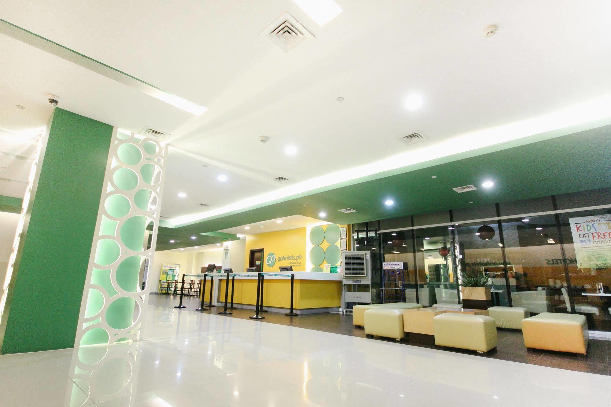 Go Hotels Plus Mandaluyong Esterno foto