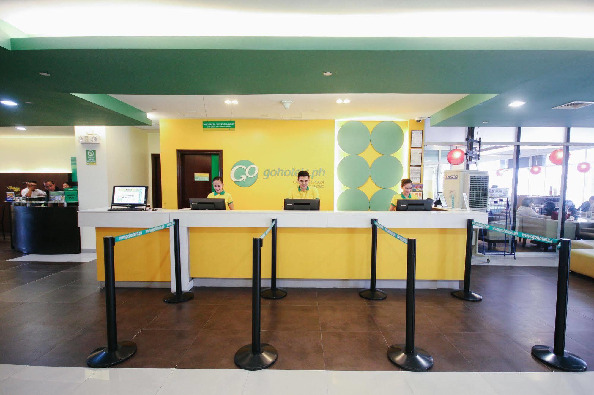 Go Hotels Plus Mandaluyong Esterno foto